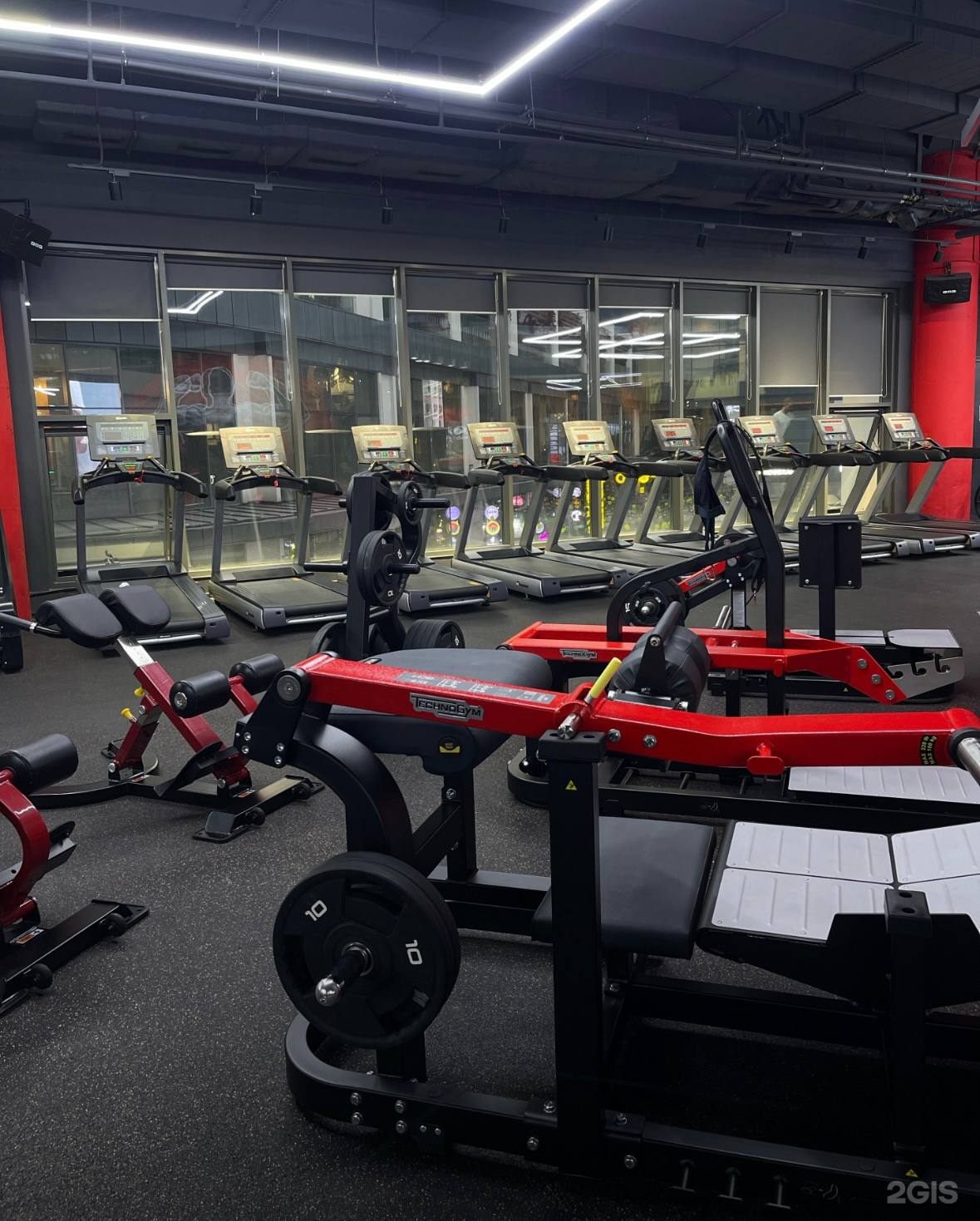 Зона тренажёров Technogym в Workout