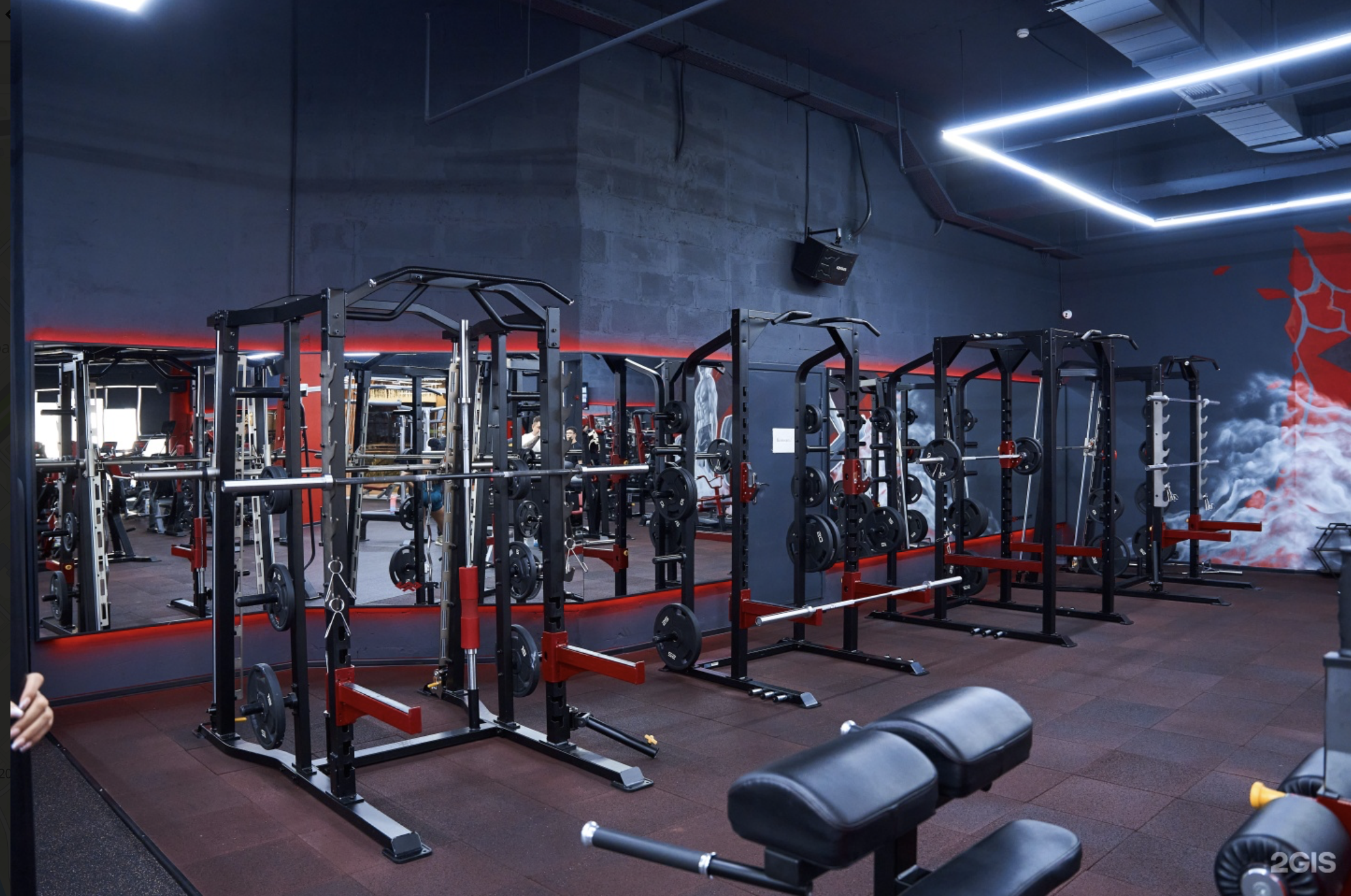 Силовые стойки для приседаний в Workout